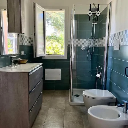 Tra Terra E Mare 4* פלומיני די קווארטו