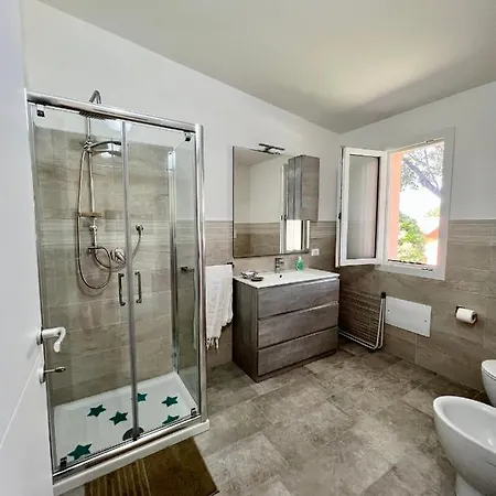 Tra Terra E Mare 4* פלומיני די קווארטו