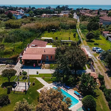 Tra Terra E Mare 4* פלומיני די קווארטו